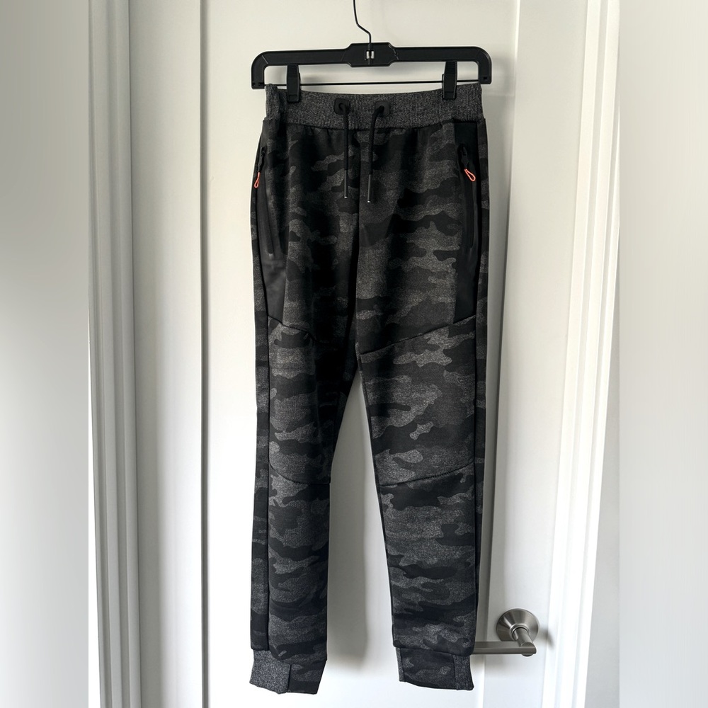 XS Jogger Camo Pants – Unique details - Boys Large (Fits Women’s XS)
